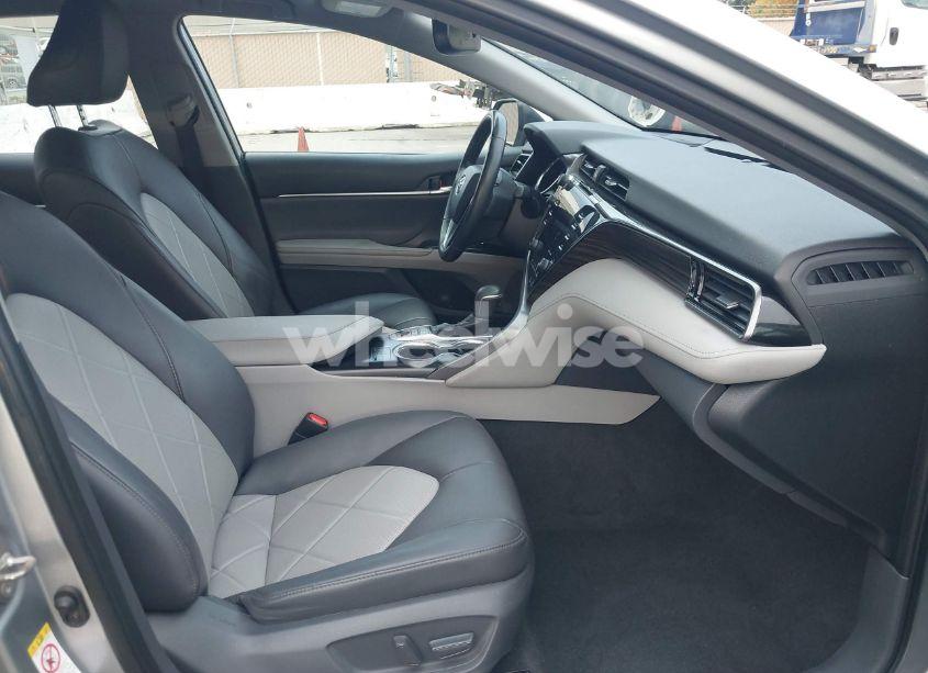 Photo 5 of 2019 Toyota Camry HYBRID XLE (VIN 4T1B21HK6KU515509)