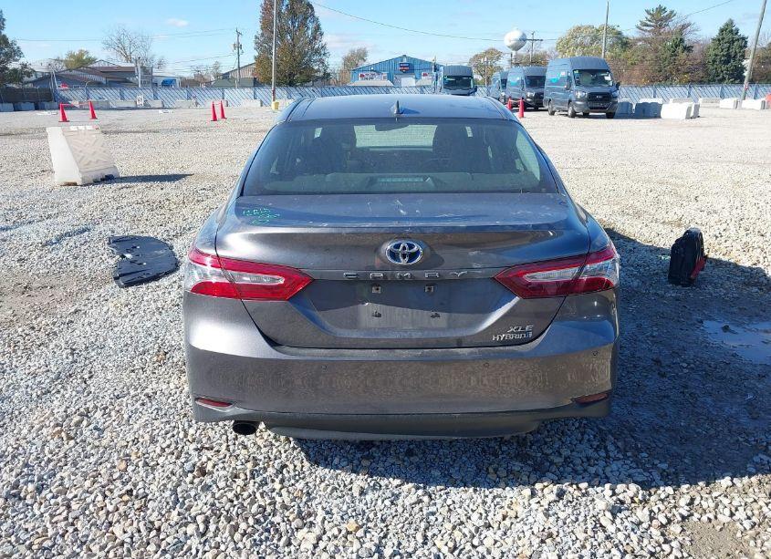 Photo 16 of 2018 Toyota Camry HYBRID XLE (VIN 4T1B21HK7JU009363)