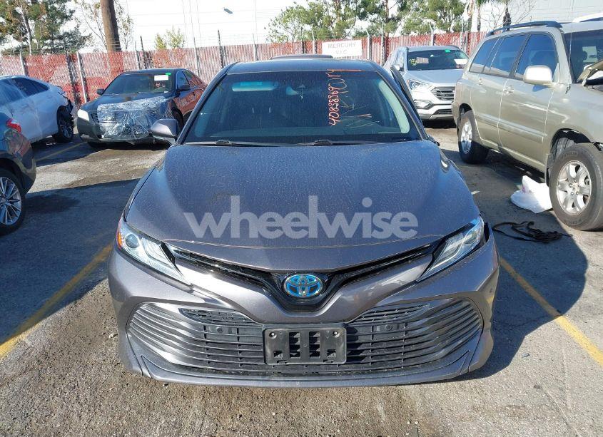 Photo 12 of 2018 Toyota Camry HYBRID XLE (VIN 4T1B21HK8JU001854)