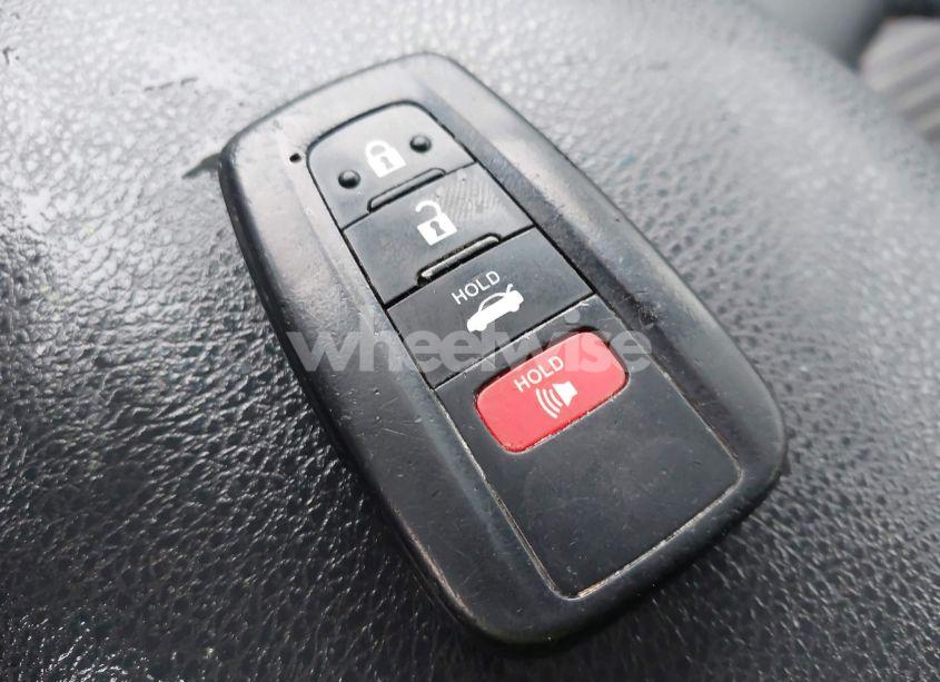 Photo 11 of 2018 Toyota Camry HYBRID SE (VIN 4T1B21HK8JU008903)