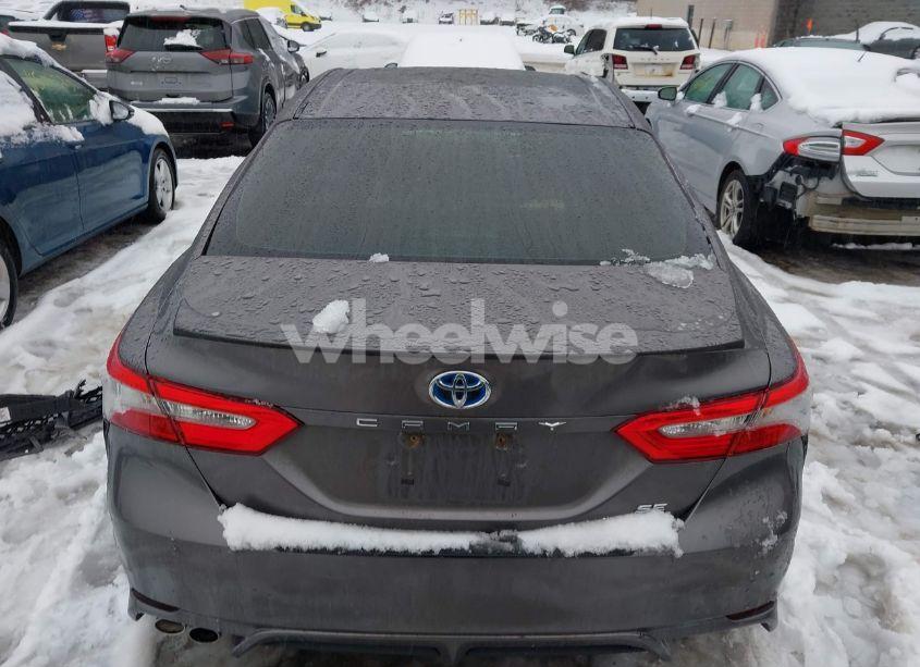 Photo 16 of 2018 Toyota Camry HYBRID SE (VIN 4T1B21HK8JU008903)