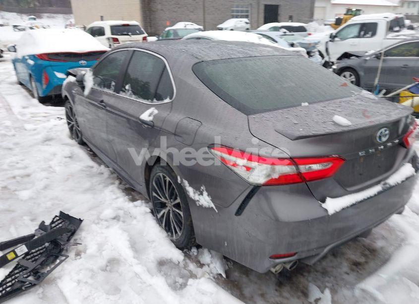 Photo 3 of 2018 Toyota Camry HYBRID SE (VIN 4T1B21HK8JU008903)