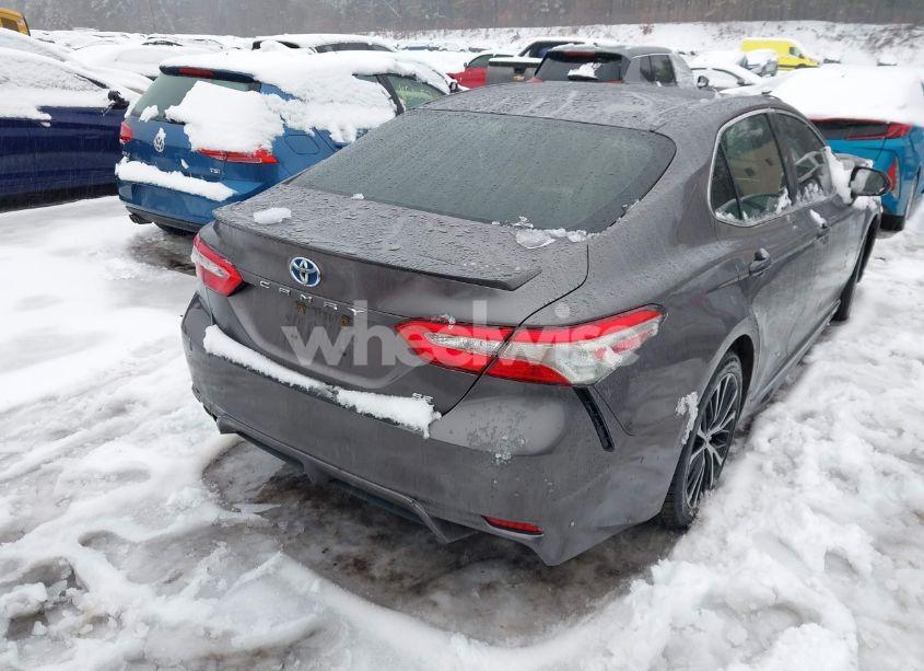 Photo 4 of 2018 Toyota Camry HYBRID SE (VIN 4T1B21HK8JU008903)