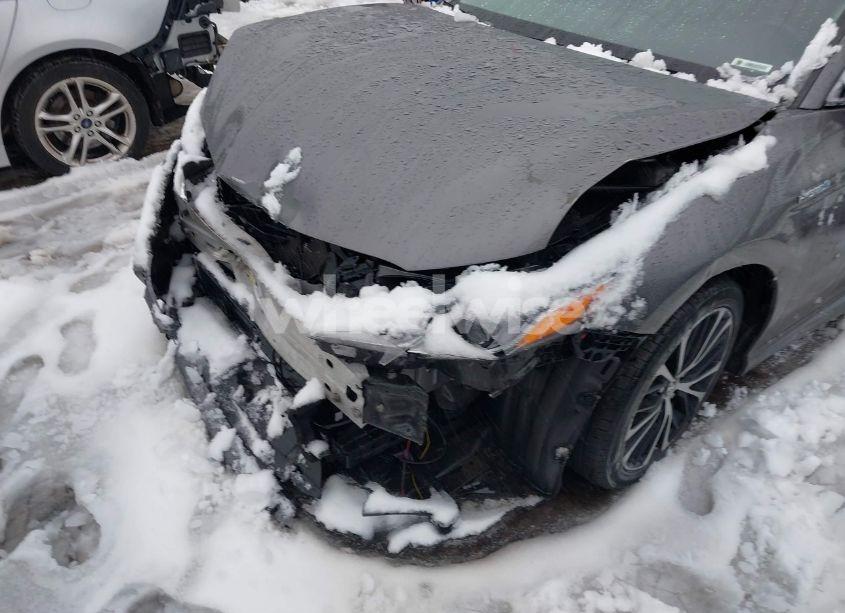 Photo 6 of 2018 Toyota Camry HYBRID SE (VIN 4T1B21HK8JU008903)