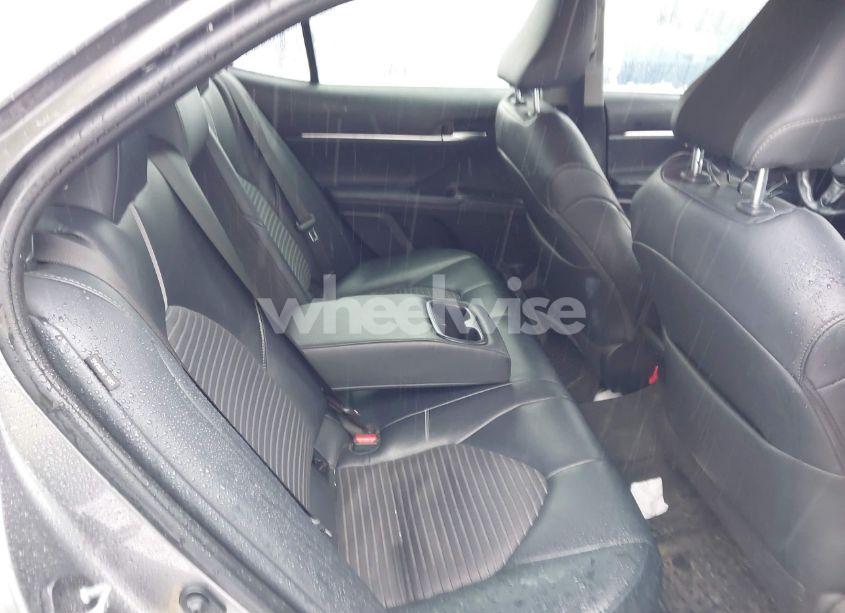 Photo 8 of 2018 Toyota Camry HYBRID SE (VIN 4T1B21HK8JU008903)