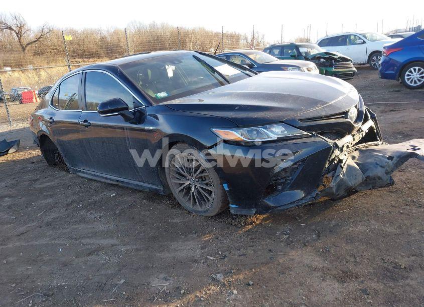 2018 Toyota Camry HYBRID SE (VIN 4T1B21HK8JU500072) main photo