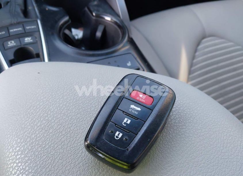 Photo 11 of 2018 Toyota Camry HYBRID SE (VIN 4T1B21HK8JU500072)