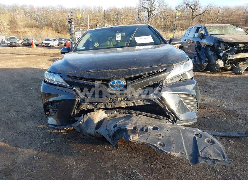 Photo 12 of 2018 Toyota Camry HYBRID SE (VIN 4T1B21HK8JU500072)