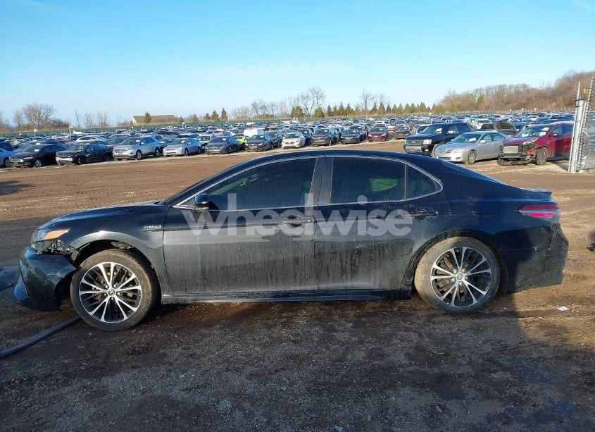 Photo 14 of 2018 Toyota Camry HYBRID SE (VIN 4T1B21HK8JU500072)