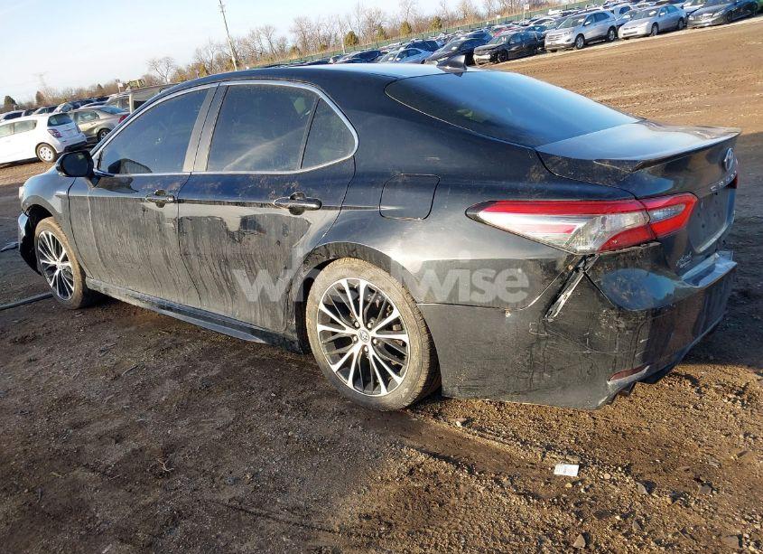 Photo 3 of 2018 Toyota Camry HYBRID SE (VIN 4T1B21HK8JU500072)