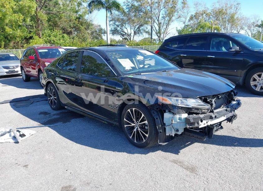 2019 Toyota Camry HYBRID SE (VIN 4T1B21HK8KU011933) main photo