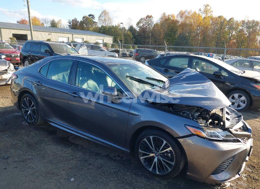 2019 Toyota Camry HYBRID SE (VIN 4T1B21HK8KU014489) main photo