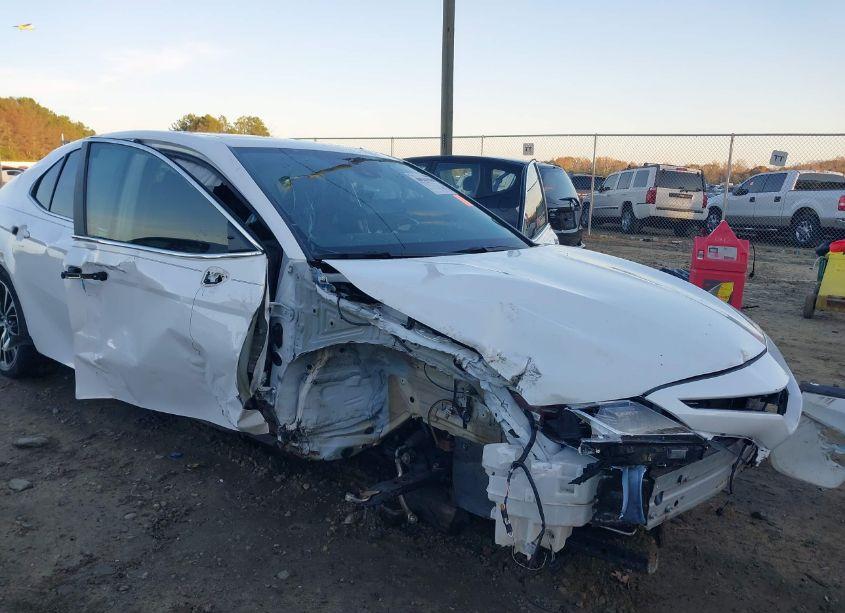 Photo 6 of 2019 Toyota Camry HYBRID SE (VIN 4T1B21HK8KU513907)