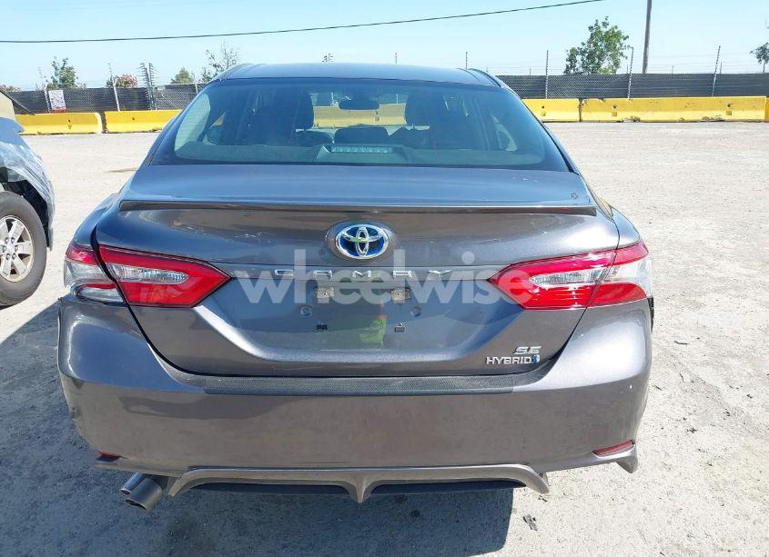Photo 16 of 2018 Toyota Camry HYBRID SE (VIN 4T1B21HK9JU508570)