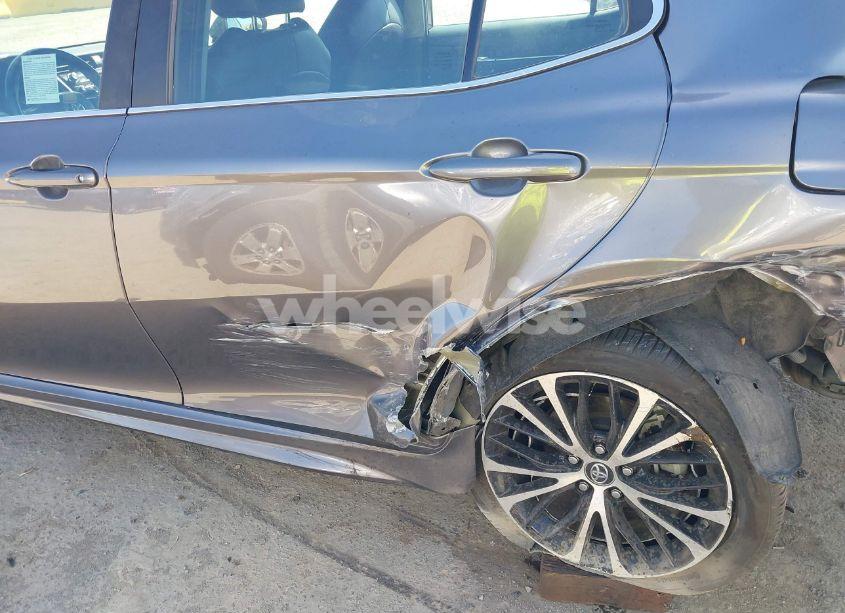 Photo 17 of 2018 Toyota Camry HYBRID SE (VIN 4T1B21HK9JU508570)