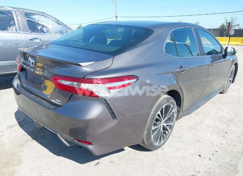 Photo 4 of 2018 Toyota Camry HYBRID SE (VIN 4T1B21HK9JU508570)