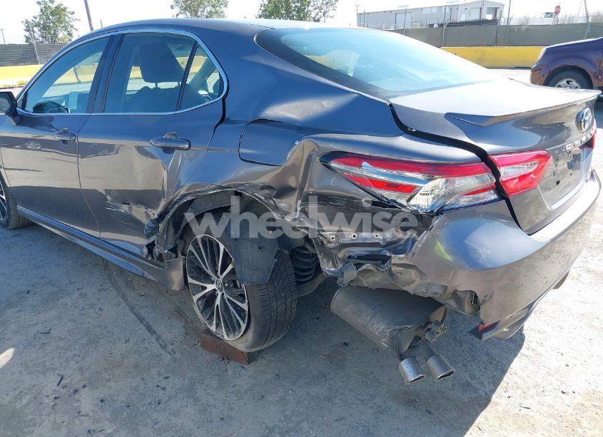 Photo 6 of 2018 Toyota Camry HYBRID SE (VIN 4T1B21HK9JU508570)