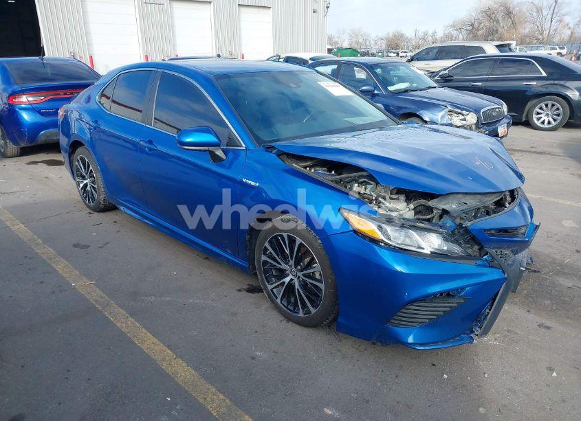 2019 Toyota Camry HYBRID SE (VIN 4T1B21HK9KU010564) main photo