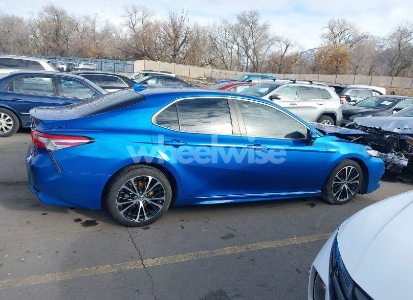 Photo 13 of 2019 Toyota Camry HYBRID SE (VIN 4T1B21HK9KU010564)