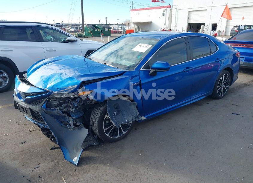 Photo 2 of 2019 Toyota Camry HYBRID SE (VIN 4T1B21HK9KU010564)
