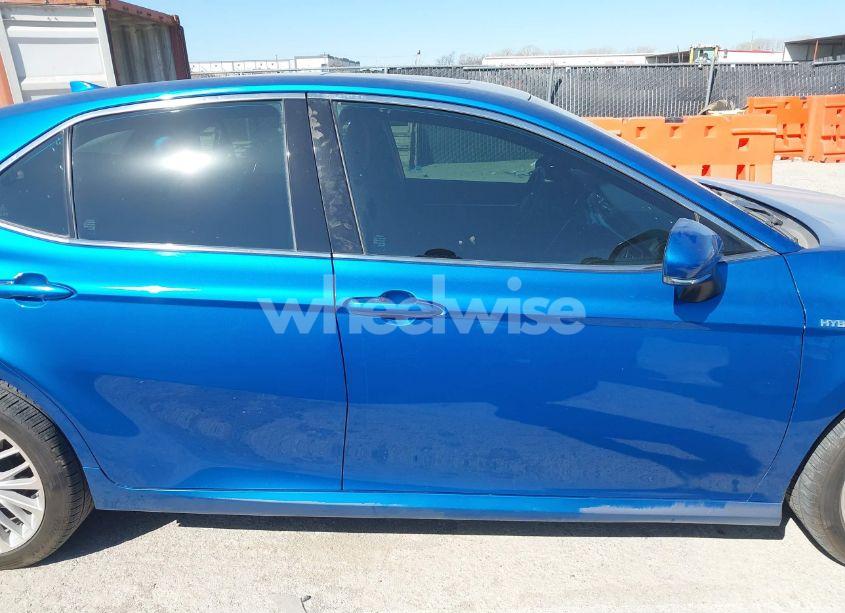 Photo 13 of 2019 Toyota Camry HYBRID XLE (VIN 4T1B21HK9KU011245)