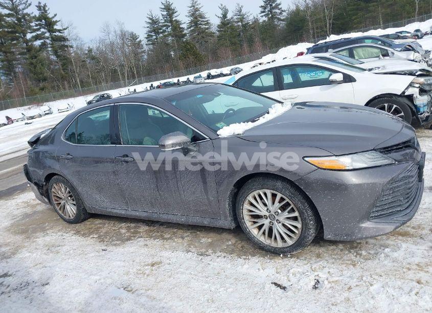 Photo 14 of 2019 Toyota Camry HYBRID XLE (VIN 4T1B21HK9KU511194)