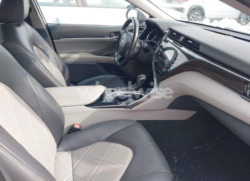 Photo 5 of 2019 Toyota Camry HYBRID XLE (VIN 4T1B21HK9KU511194)