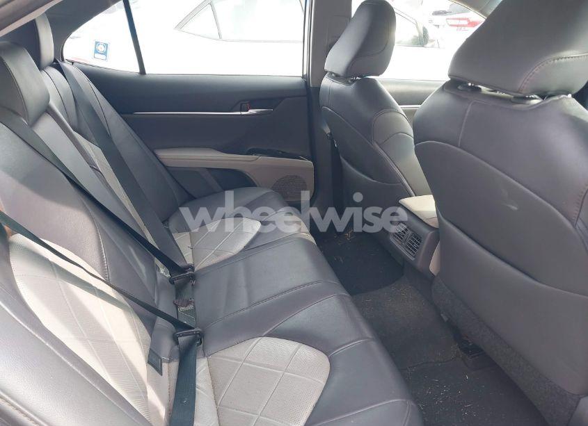 Photo 8 of 2019 Toyota Camry HYBRID XLE (VIN 4T1B21HK9KU511194)