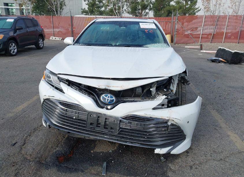 Photo 6 of 2018 Toyota Camry HYBRID XLE (VIN 4T1B21HKXJU006621)