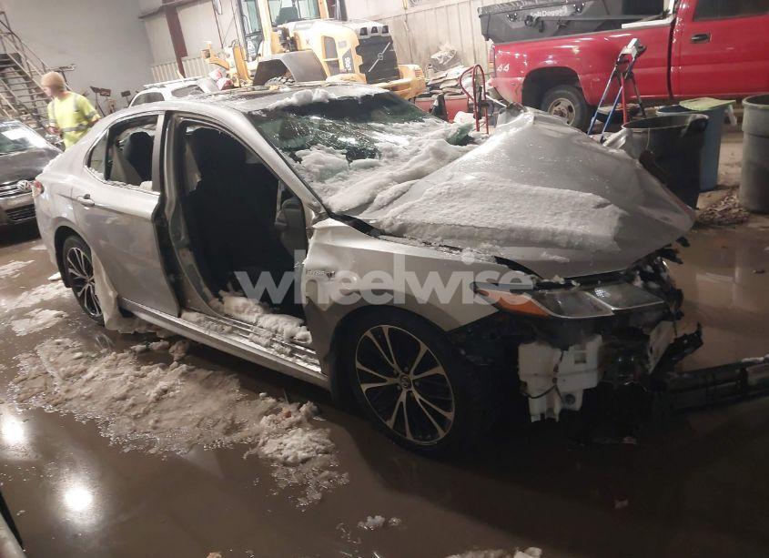 2018 Toyota Camry HYBRID SE (VIN 4T1B21HKXJU505905) main photo