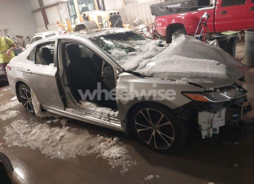 Photo 13 of 2018 Toyota Camry HYBRID SE (VIN 4T1B21HKXJU505905)