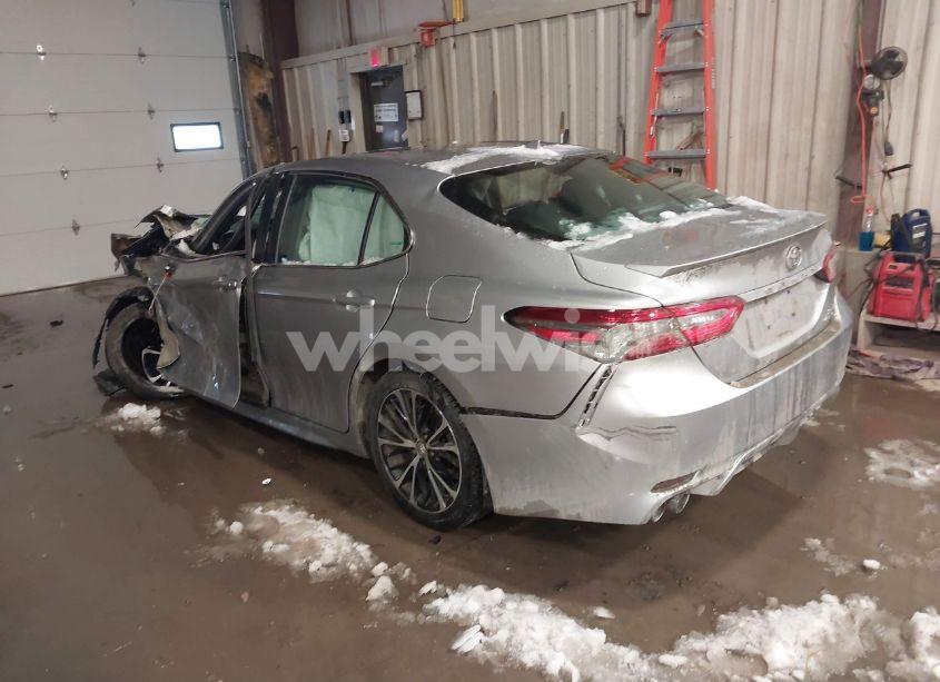 Photo 3 of 2018 Toyota Camry HYBRID SE (VIN 4T1B21HKXJU505905)