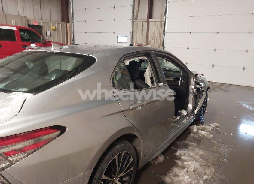 Photo 6 of 2018 Toyota Camry HYBRID SE (VIN 4T1B21HKXJU505905)