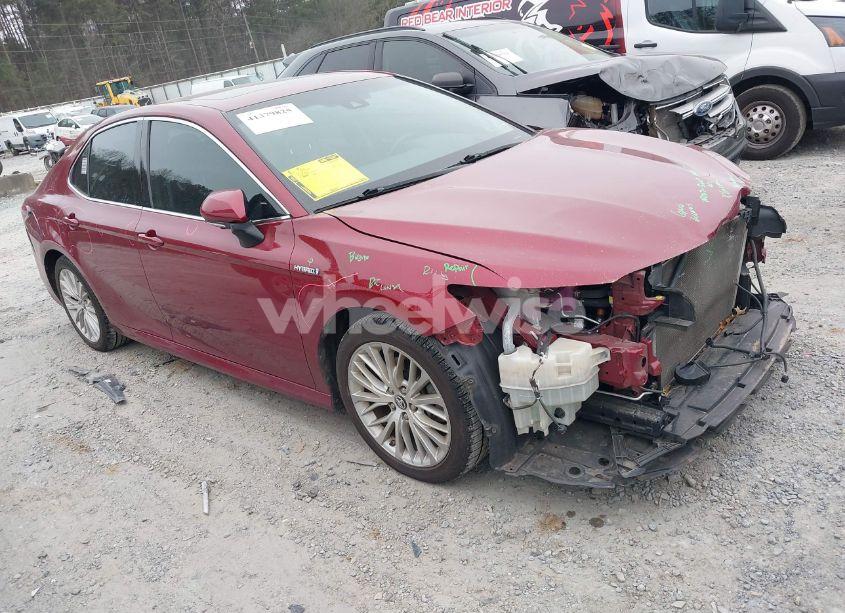 2018 Toyota Camry HYBRID XLE (VIN 4T1B21HKXJU506245) main photo