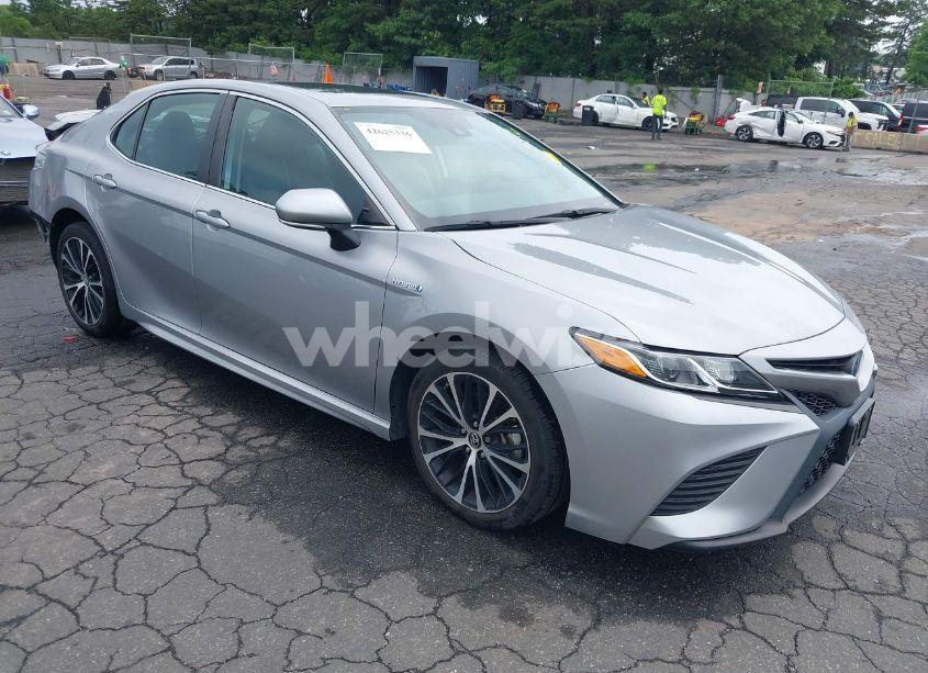 2019 Toyota Camry HYBRID SE (VIN 4T1B21HKXKU011982) main photo