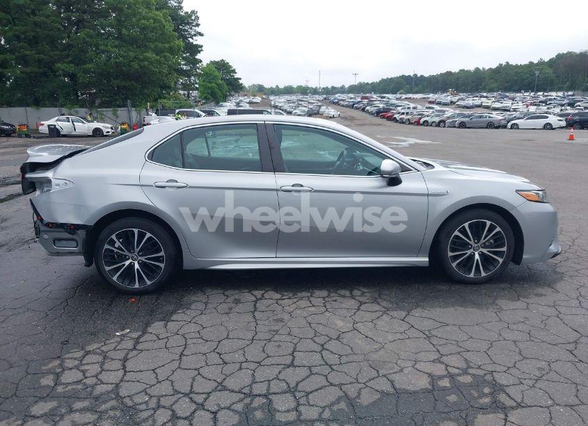 Photo 14 of 2019 Toyota Camry HYBRID SE (VIN 4T1B21HKXKU011982)