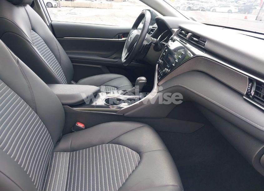 Photo 5 of 2019 Toyota Camry HYBRID SE (VIN 4T1B21HKXKU011982)