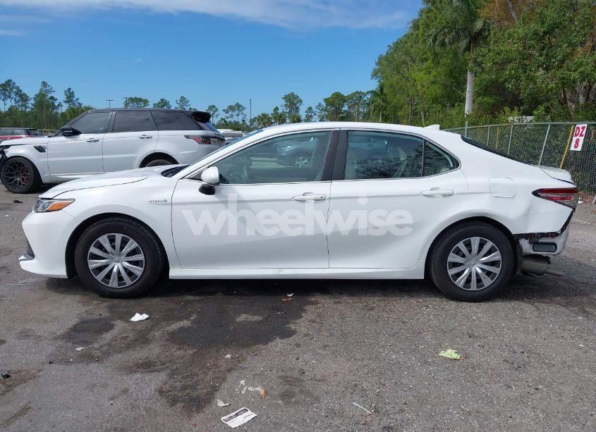 Photo 15 of 2019 Toyota Camry HYBRID LE (VIN 4T1B31HK1KU514944)