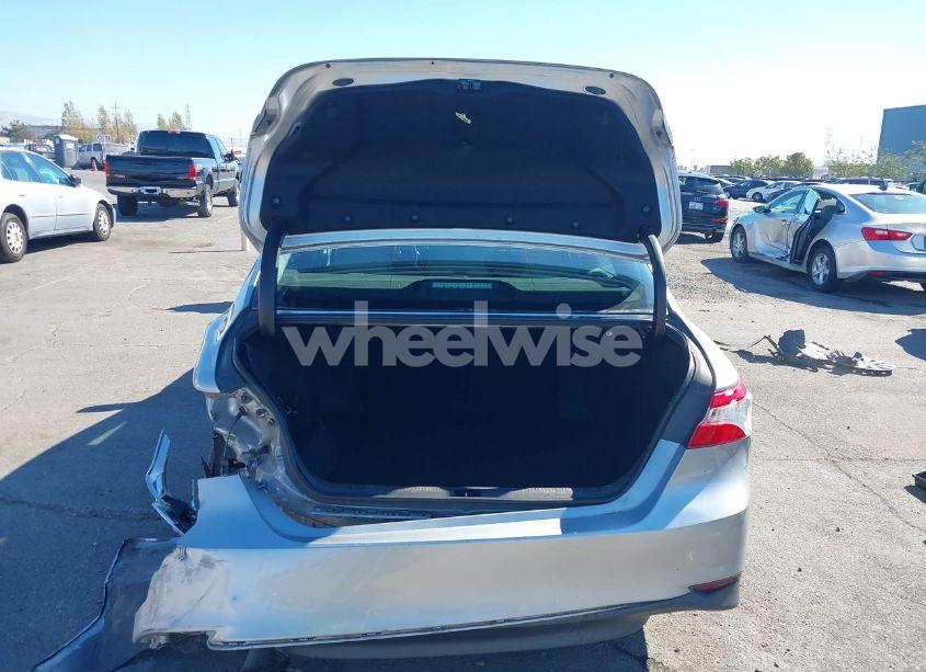 Photo 16 of 2018 Toyota Camry HYBRID LE (VIN 4T1B31HK2JU004309)