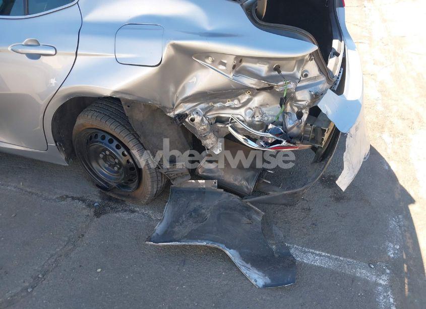 Photo 6 of 2018 Toyota Camry HYBRID LE (VIN 4T1B31HK2JU004309)