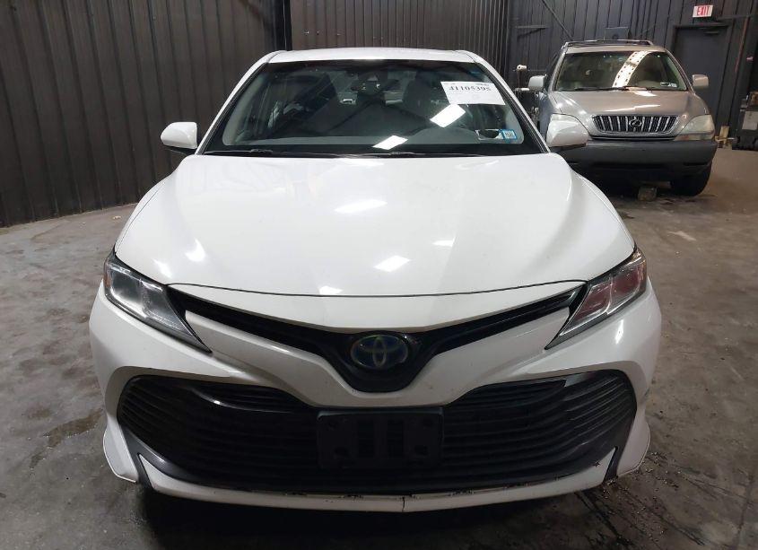 Photo 12 of 2018 Toyota Camry HYBRID LE (VIN 4T1B31HK2JU504390)