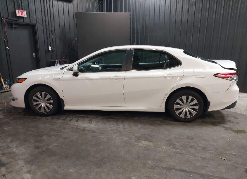 Photo 14 of 2018 Toyota Camry HYBRID LE (VIN 4T1B31HK2JU504390)