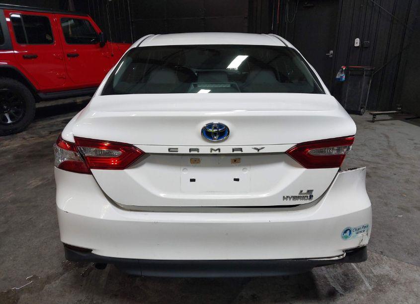 Photo 16 of 2018 Toyota Camry HYBRID LE (VIN 4T1B31HK2JU504390)