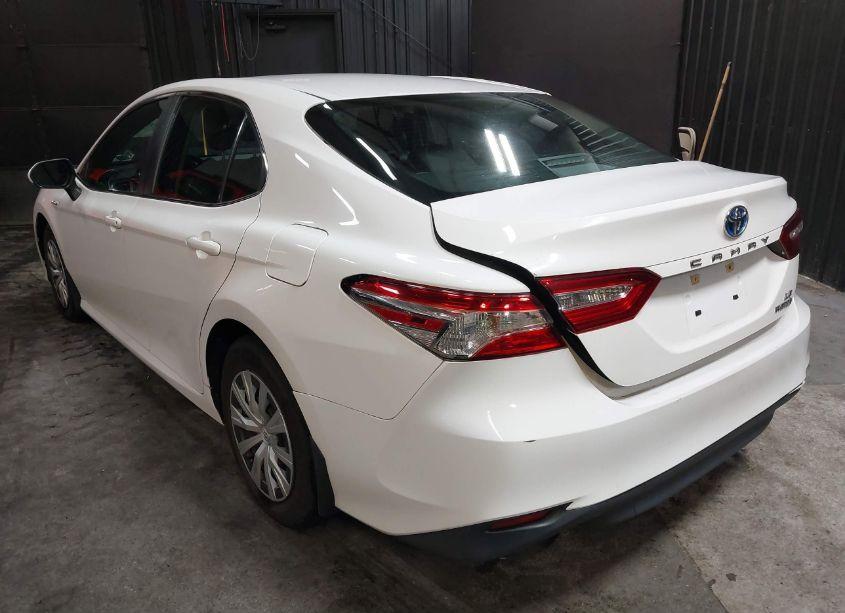 Photo 3 of 2018 Toyota Camry HYBRID LE (VIN 4T1B31HK2JU504390)