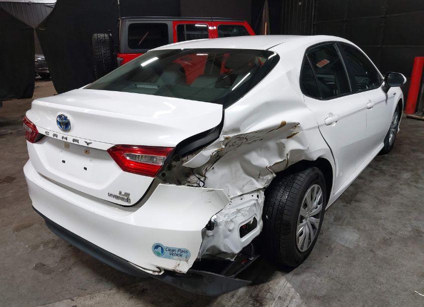 Photo 4 of 2018 Toyota Camry HYBRID LE (VIN 4T1B31HK2JU504390)