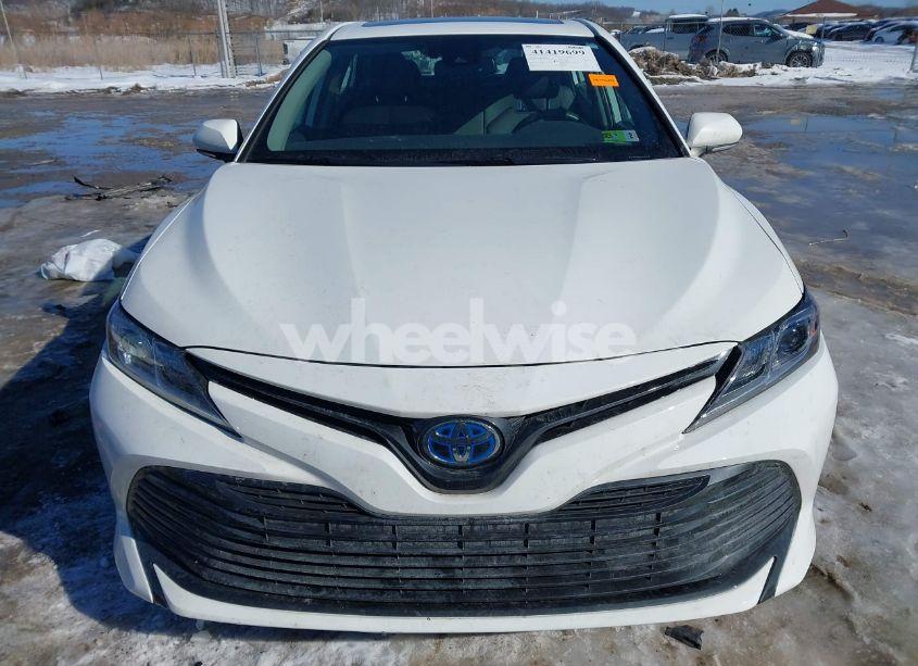 Photo 13 of 2019 Toyota Camry HYBRID LE (VIN 4T1B31HK2KU006126)