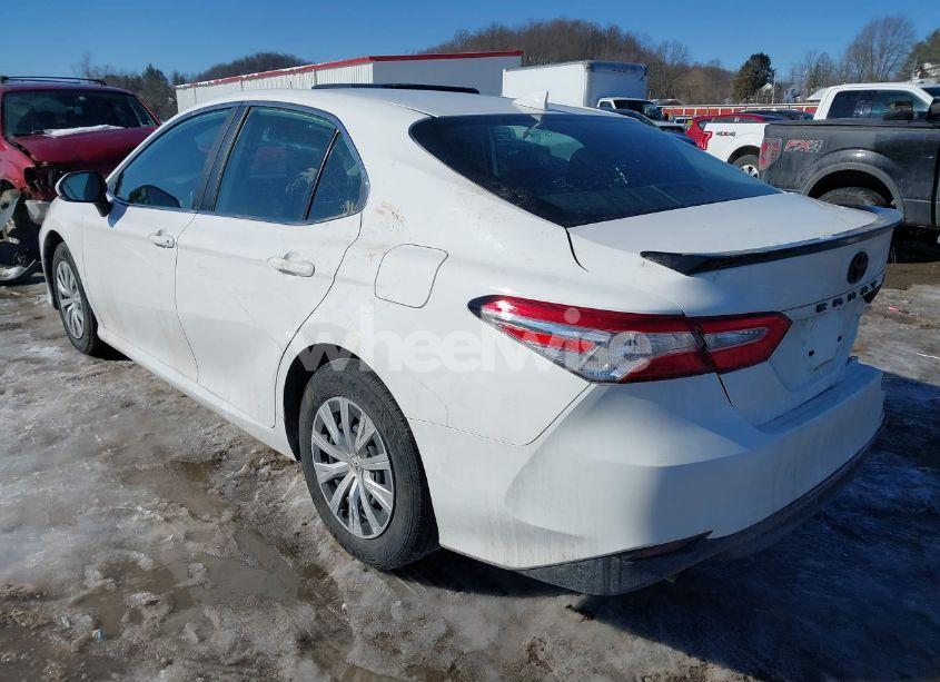 Photo 3 of 2019 Toyota Camry HYBRID LE (VIN 4T1B31HK2KU006126)