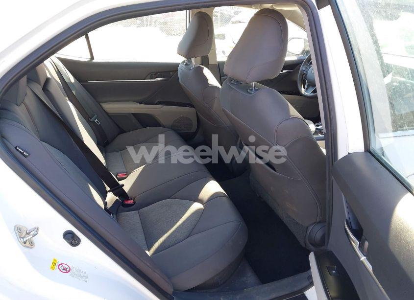 Photo 8 of 2019 Toyota Camry HYBRID LE (VIN 4T1B31HK2KU006126)