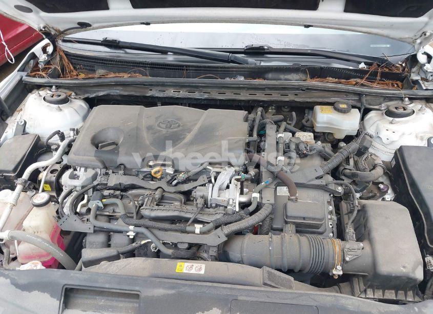 Photo 10 of 2018 Toyota Camry HYBRID LE (VIN 4T1B31HK4JU004246)