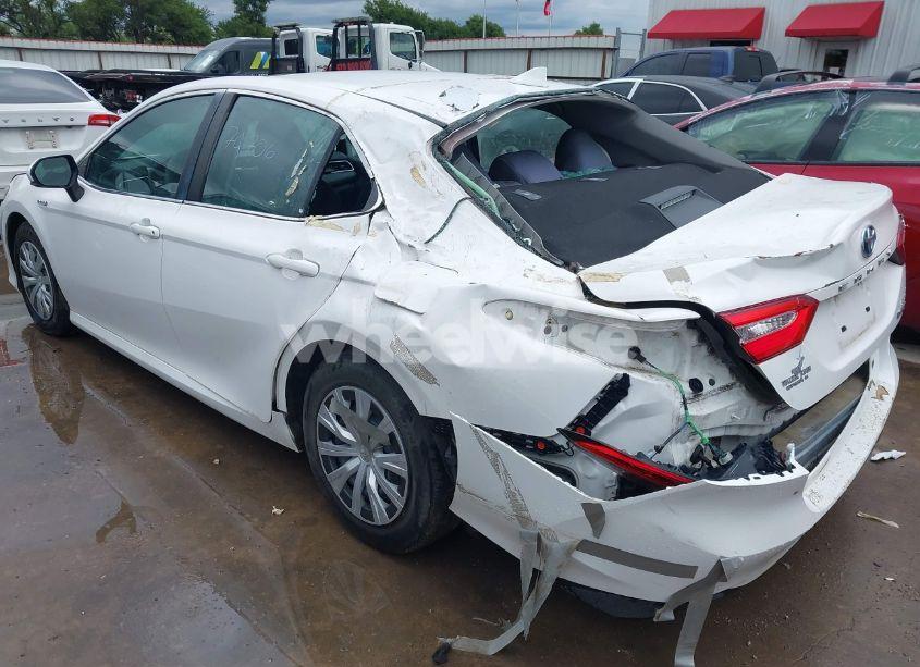 Photo 3 of 2018 Toyota Camry HYBRID LE (VIN 4T1B31HK4JU004246)